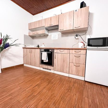 3 Apartments In 1 Location براغ المظهر الخارجي الصورة