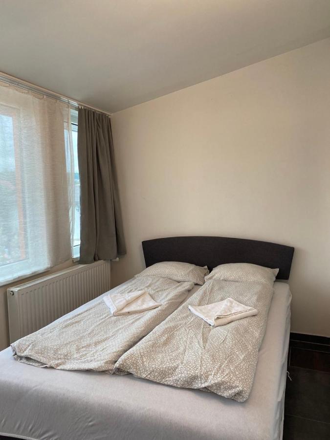 3 Apartments In 1 Location براغ المظهر الخارجي الصورة
