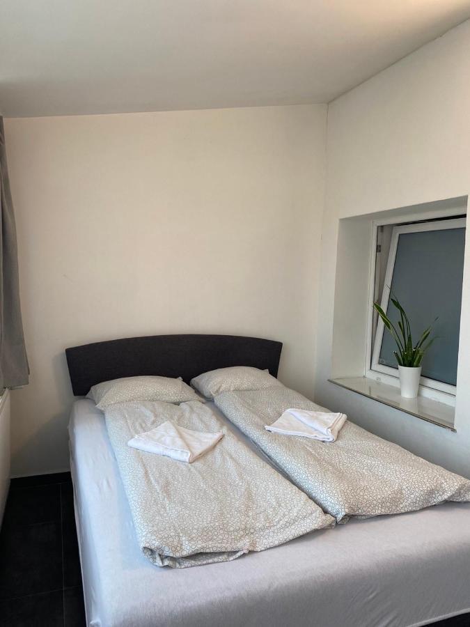3 Apartments In 1 Location براغ المظهر الخارجي الصورة