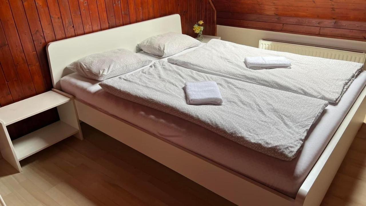 3 Apartments In 1 Location براغ المظهر الخارجي الصورة
